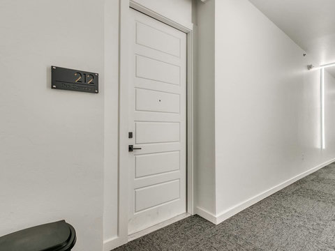 51-215 E Campbell St-51