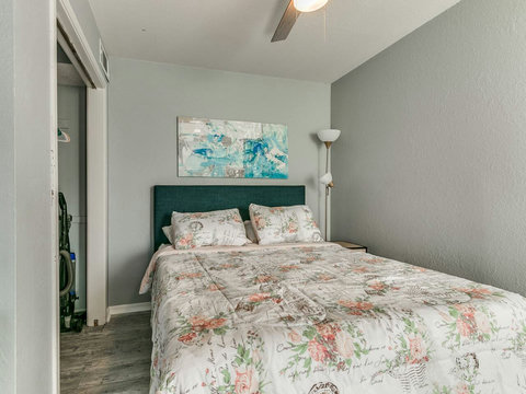 50--11510 N May Ave B304-50