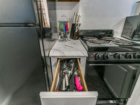 15--11500 N May Ave 301-19