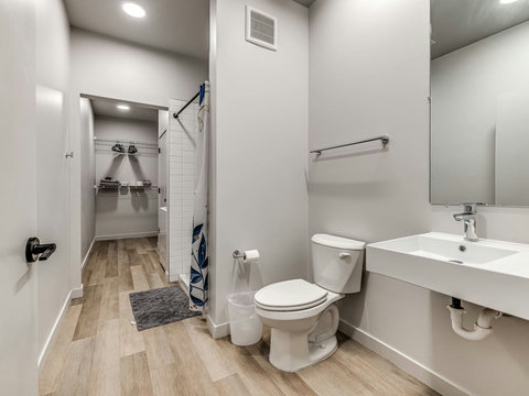 1126 N Shartel #106-21