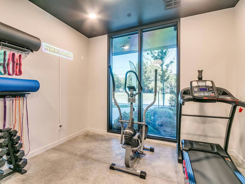 45-1126 N ShartelAve 107-45