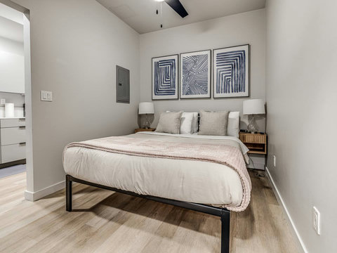 1126 N Shartel #106-19