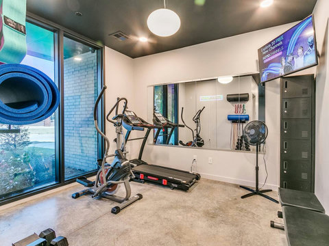 43-1126 N ShartelAve 107-43