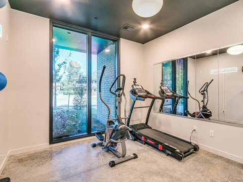 44-1126 N ShartelAve 107-44