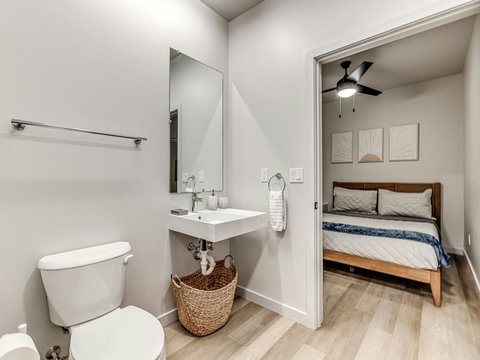 1126 N Shartel #109-44