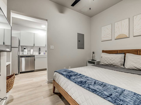 1126 N Shartel #109-42