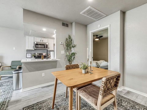 735 Nw 30th St #7-23