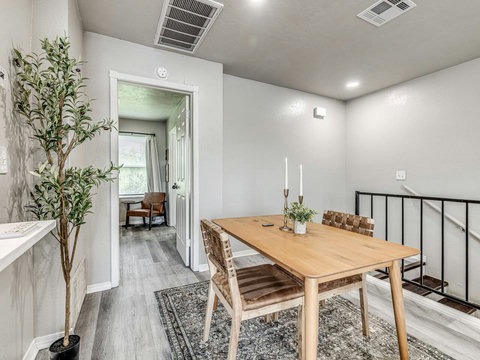 735 Nw 30th St #7-25