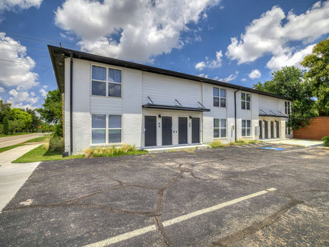 735 Nw 30th St #7-15