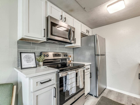 735 Nw 30th St #7-37