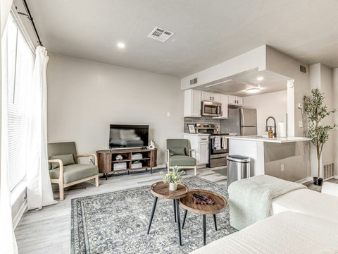 735 Nw 30th St #7-31