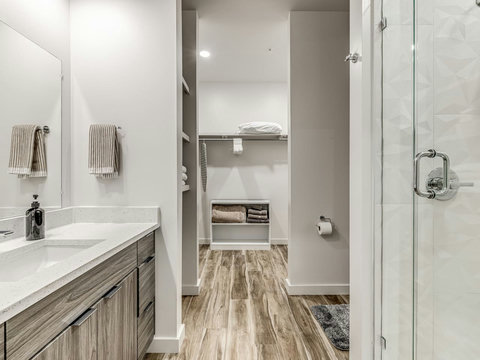 1665 Midtown Pl 138-33