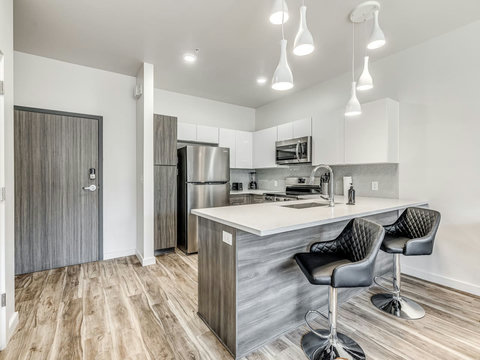 1665 Midtown Pl 138-15