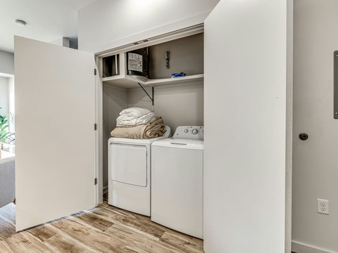 1665 Midtown Pl 138-14