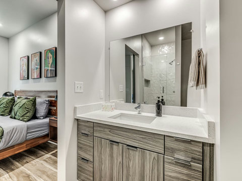 1665 Midtown Pl 138-37