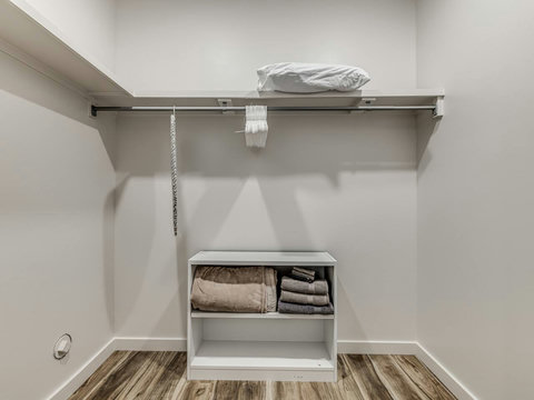 1665 Midtown Pl 138-41