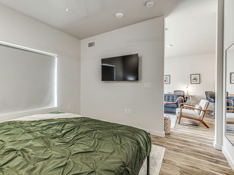 1665 Midtown Pl 140-39