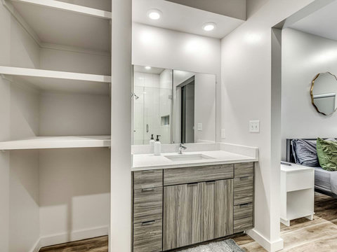 1665 Midtown Pl 140-45