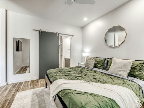 1665 Midtown Pl 140-41