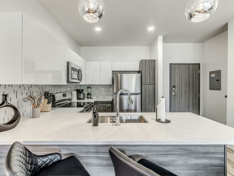 1665 Midtown Pl 140-26