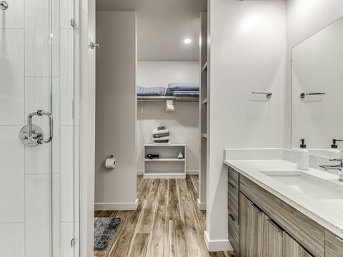 1665 Midtown Pl 140-42