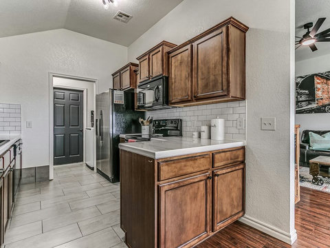 5917 SE 78th-25