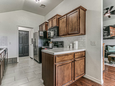 5917 SE 78th-25