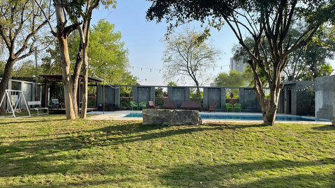 Ample of space nearby pool for pool party.