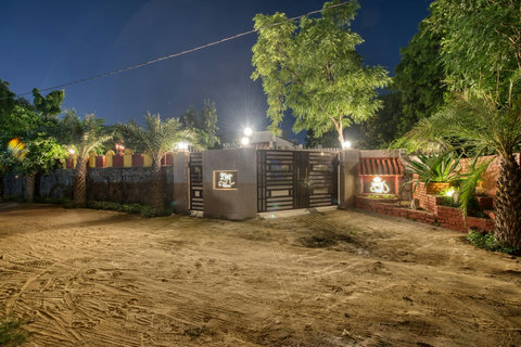 Main entrance of Sunahari Farms.