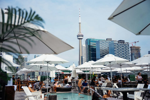 Kick back above the city at Lavelle, where one of Toronto’s largest rooftop patios meets skyline views and unforgettable vibes.