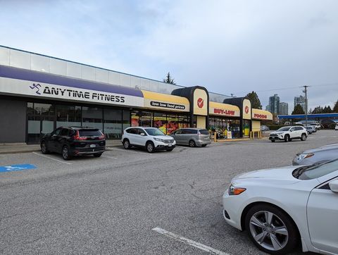 5 minute walk to Anytime Fitness Royal Oak open 24 hours.  